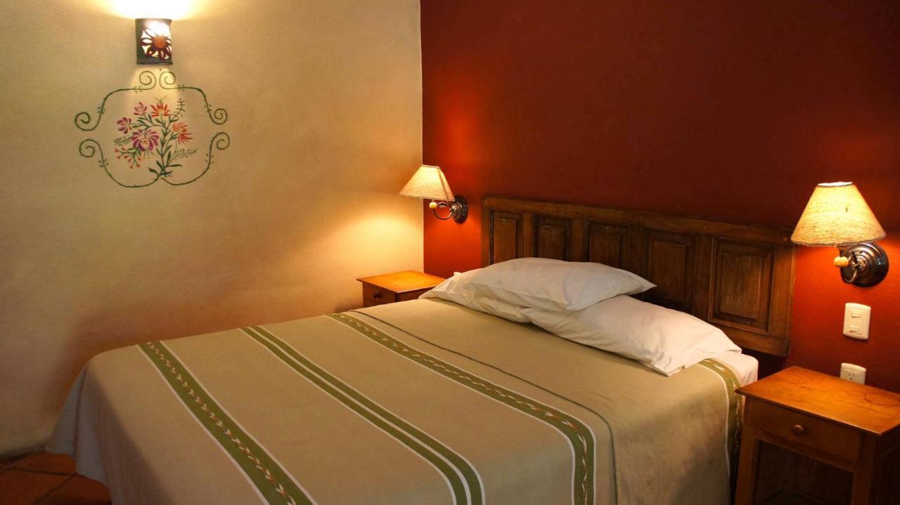 Villa Patzcuaro Garden Hotel Екстер'єр фото