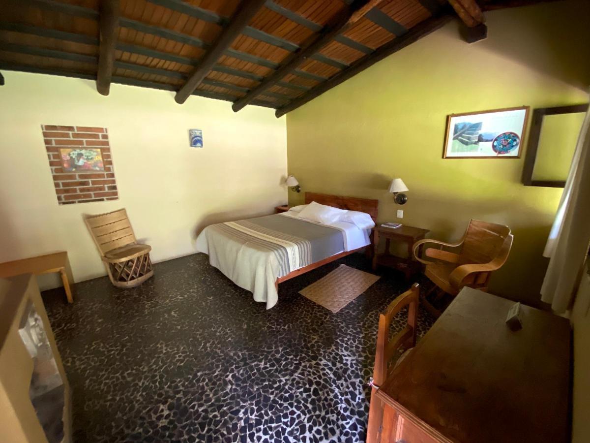 Villa Patzcuaro Garden Hotel Екстер'єр фото