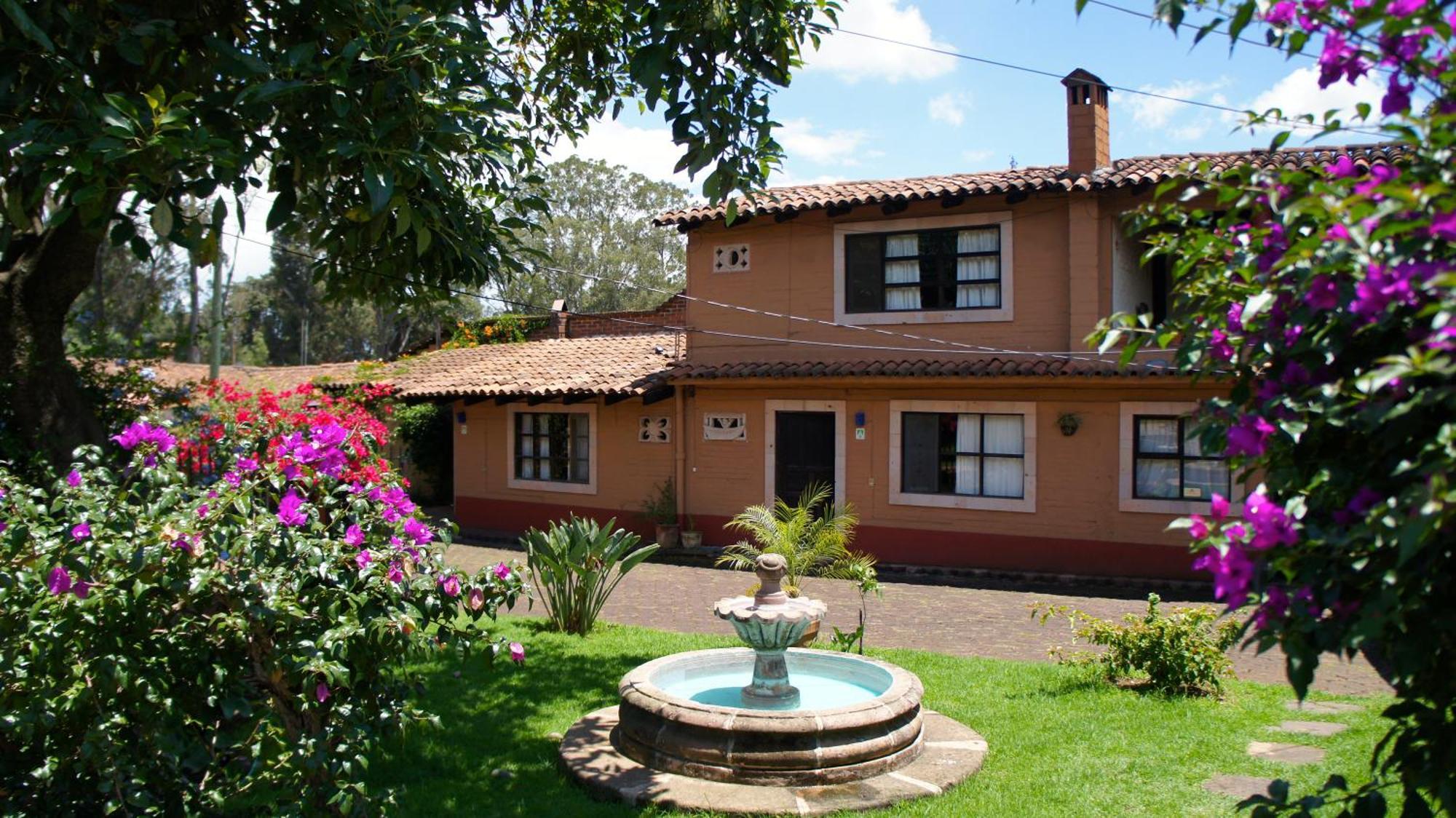 Villa Patzcuaro Garden Hotel Екстер'єр фото