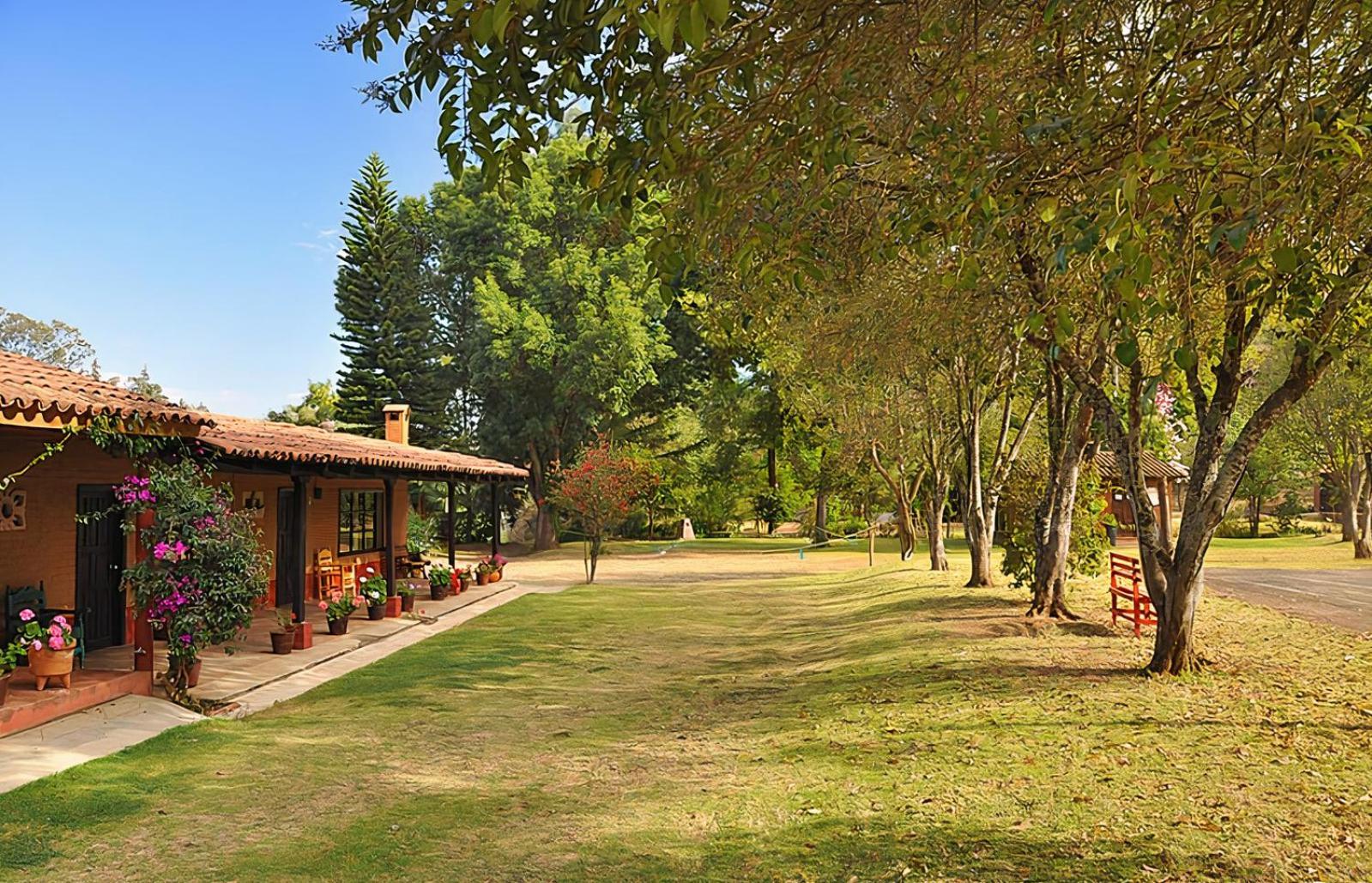 Villa Patzcuaro Garden Hotel Екстер'єр фото