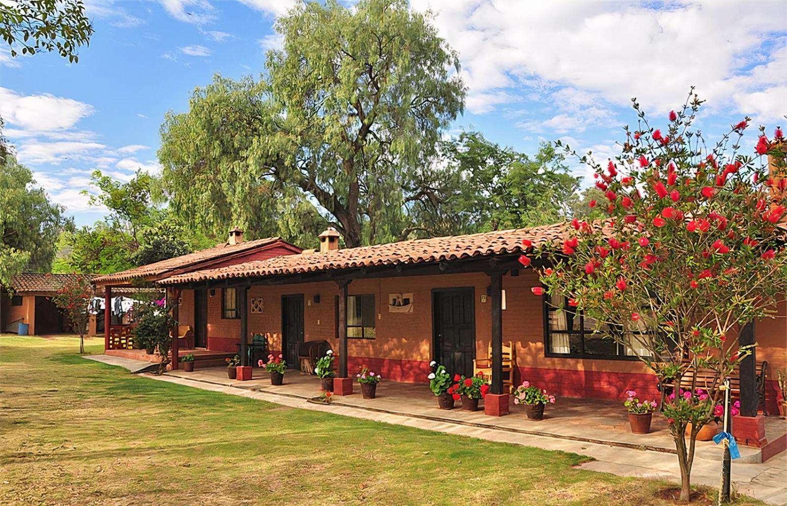 Villa Patzcuaro Garden Hotel Екстер'єр фото
