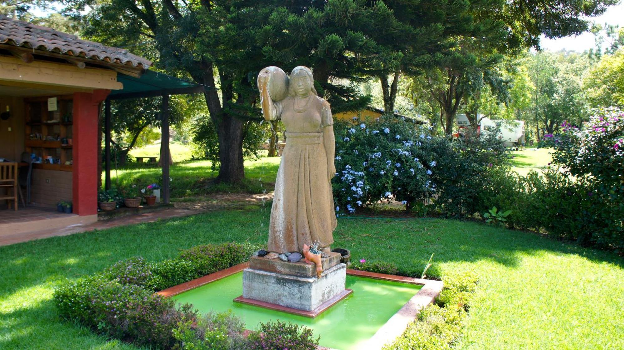 Villa Patzcuaro Garden Hotel Екстер'єр фото